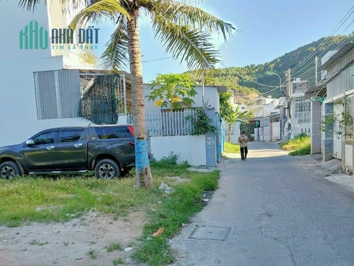 BÁN NHÀ GẦN BIỂN VÀ CHỢ VĨNH HẢI NHA TRANG KHÁNH HÒA
