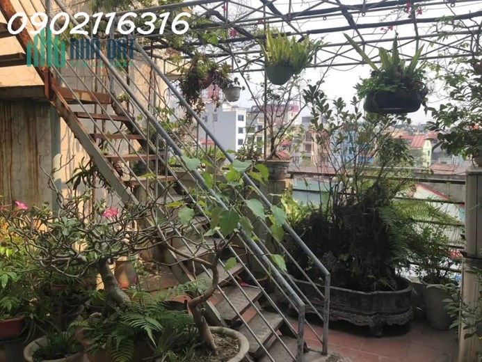 Bán nhà mặt phố Ngọc Lâm, Long Biên, vị trí đẹp, kinh doanh đỉnh, giá 15,5 tỷ