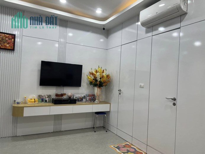 Bán CHCC phố Minh Khai, 2N2VS, full đồ, giá 2 tỷ7