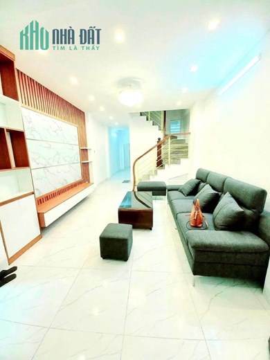 Bán đất tặng nhà 4 tầng, giữa trung tâm Mỹ Đình, giá chưa tới 100 triệu/m2