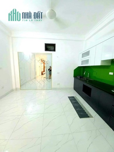 Bán đất tặng nhà 4 tầng, giữa trung tâm Mỹ Đình, giá chưa tới 100 triệu/m2