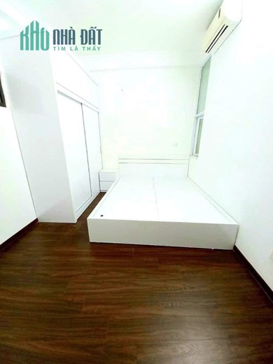 Bán đất tặng nhà 4 tầng, giữa trung tâm Mỹ Đình, giá chưa tới 100 triệu/m2