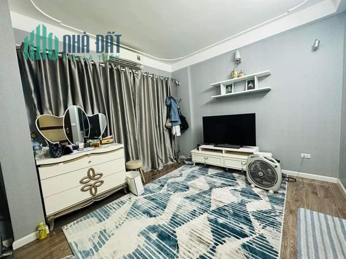 Bán Nhà Ngõ 61 Phố Phùng Chí Kiên 32/36m2 x 6 tầng, 3 phòng ngủ đầy đủ công năng, phân lô ô tô, giá