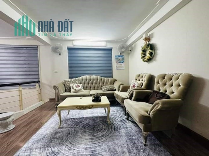 Bán Nhà Ngõ 61 Phố Phùng Chí Kiên 32/36m2 x 6 tầng, 3 phòng ngủ đầy đủ công năng, phân lô ô tô, giá