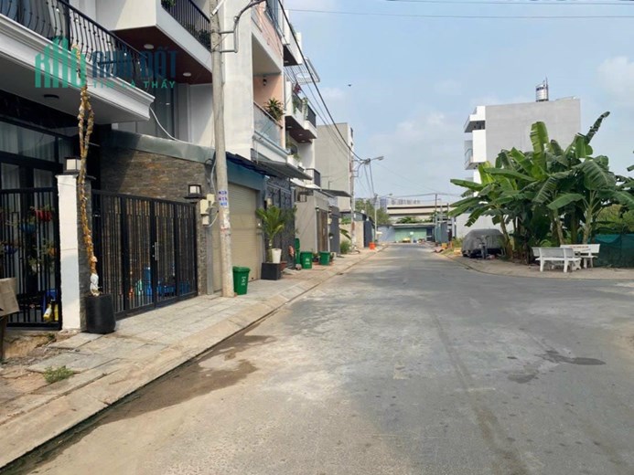 BÁN ĐẤT P PHÚ HỮU QUẬN 9