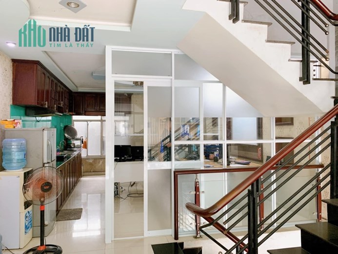 Bán nhà mặt tiền Lê Thị Riêng, gần UBND Quận 12, DT: 5.1x16m, 5 Tầng - 5PN, giá 11.8 tỷ