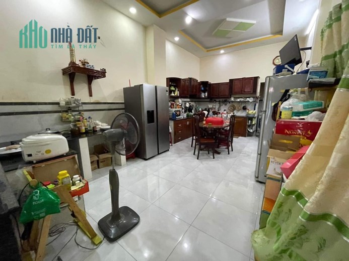 Bán nhà hẻm 622// Cộng hoà - Nhất Chi mai, DT: 5.5x25m, 3 Tầng - 6 PN, hạ sâu còn 8.9 tỷ.