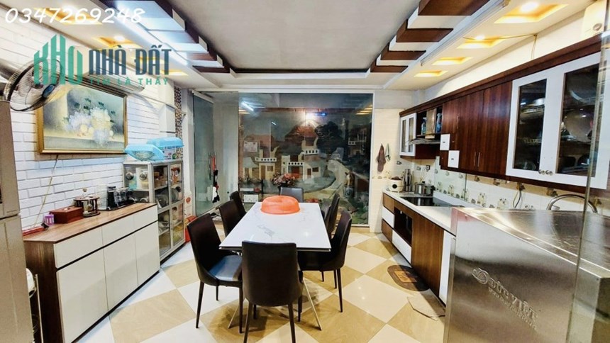 Bán nhà phố Nguyễn Chí Thanh, Đống Đa diện tích 105m - 5 tầng - mặt tiền 4.8m nhỉnh 19 tỷ