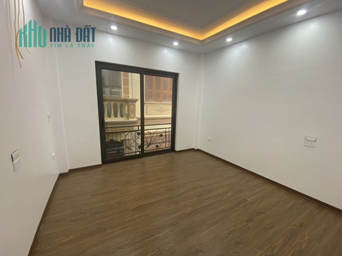 Đống Đa quận 85tr 1m. Láng 52m 5T MT4m. Nhà mới tinh, đẹp, ngõ thông. Nhiều ngủ. 5.8 tỷ