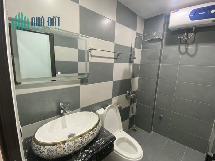 Đống Đa quận 85tr 1m. Láng 52m 5T MT4m. Nhà mới tinh, đẹp, ngõ thông. Nhiều ngủ. 5.8 tỷ
