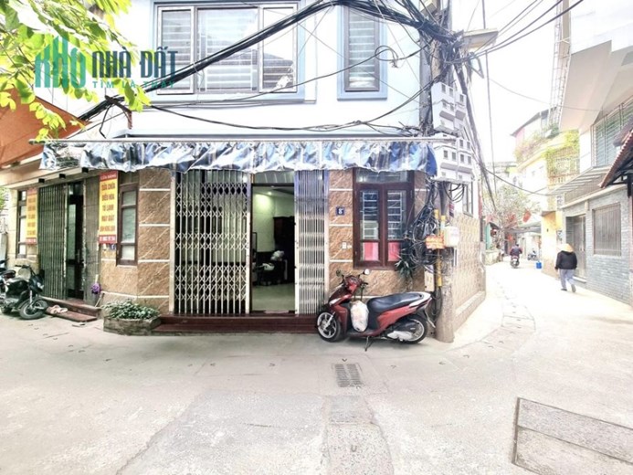 HIẾM - LÔ GÓC - KINH DOANH ĐỈNH - MORING ĐỖ CỬA - NGÕ THÔNG - GẦN PHỐ - NHÀ ĐẸP Ở NGAY.