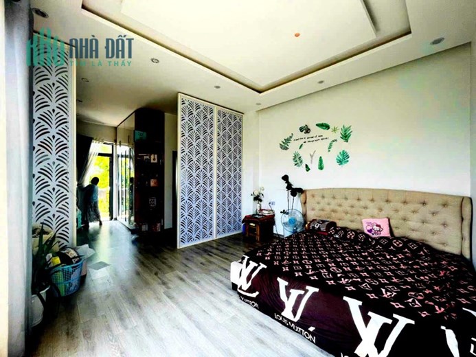 Nhà 2 Mặt Tiền Vip Song Song Đường Tôn Đản, Giá 3 Tỷ 5, DT Đất: 104m2, Full Nội Thất.