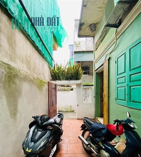 Bán nhà đường Miếu Hai Xã, diện tích 60m 2 tầng GIÁ 2.3 tỉ ngõ nông