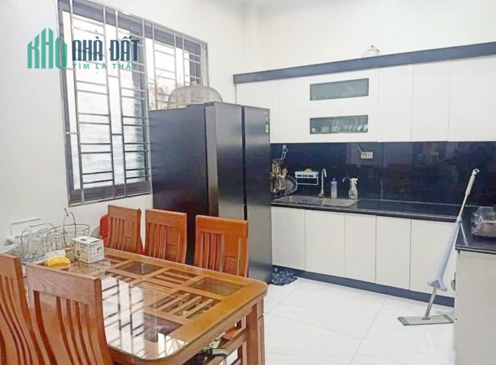 Bán nhà ngay gần mặt đường Thiên Lôi, 45m 4 tầng GIÁ 3.1 tỉ phía Chợ Đôn