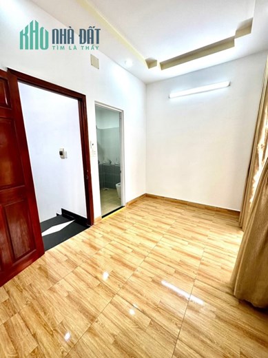 Ô TÔ NGỦ TRONG NHA-  NHÀ 3 TẦNG, -  NGANG 5,5M- 4PN, SỔ VUÔNG VỨC