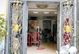 Nhà nở hậu hẻm ô tô quay đầu đường Bùi Minh Trực P6Q8. Giá 8,9 tỷ TL