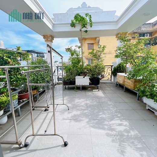 Nhà nở hậu hẻm ô tô quay đầu đường Bùi Minh Trực P6Q8. Giá 8,9 tỷ TL