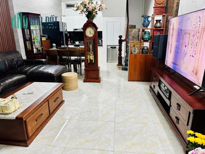 NHÀ ĐẸP - GIÁ TỐT - Chính Chủ Cần Bán Căn Nhà Tại Cầu Giấy, Hà Nội