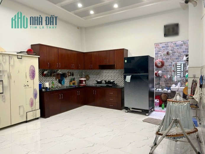 Nhà bán 3 Tầng+ ST - 71,4m2 - hẻm 2889 Phạm Thế Hiển P7Q8- 4tỷ3 TL