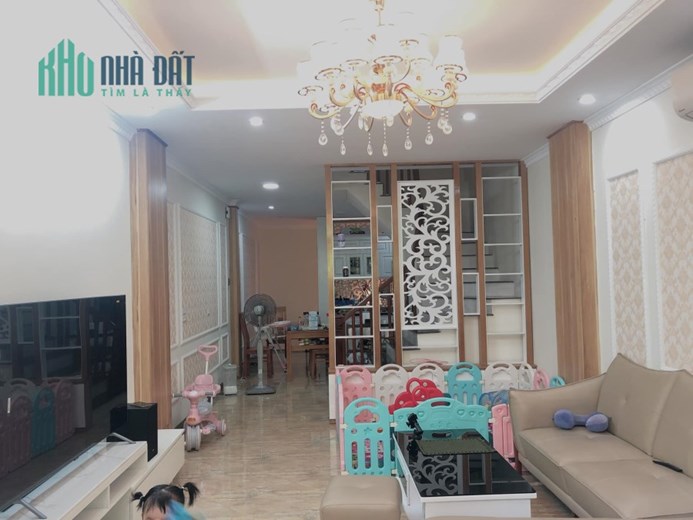 Bán Nhà Mỹ Đình, Ô Tô Đỗ Cửa, Ngõ Thông, Mới Xây, Tặng Nội Thất Xịn. Dt 40mx5t. Giá 4.95 Tỷ.