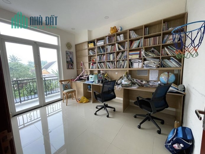 Bán nhà  mới ở ngay 4 tầng hẻm 5m - Hiệp Bình Chánh ngang hiếm 5.2m x 11m