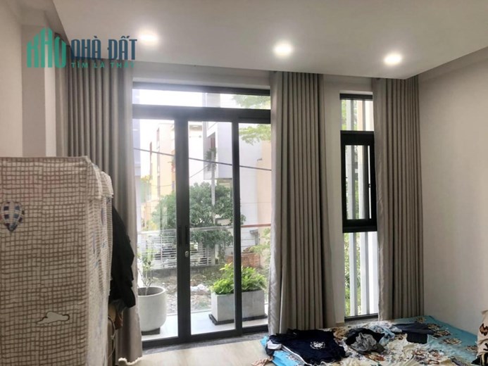 Bán Vila Vườn Lài Phường APĐ Quận 12, 4 tầng, Đường 10m, giá giảm còn 11 tỷ