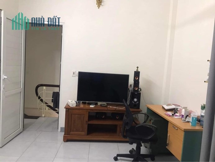 Cho KH thích dt rộng. Bán nhà ngõ 210 Đức Giang 108m chỉ 3,x tỷ  LH: 0936123469