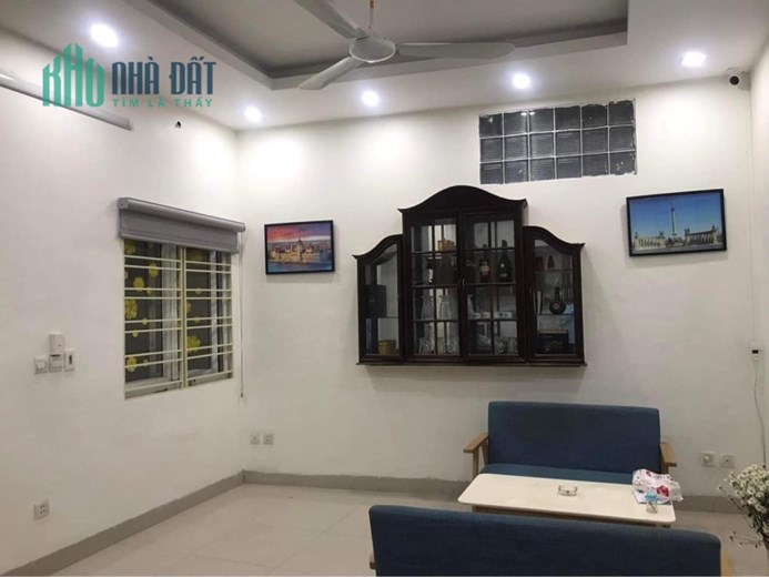 Cho KH thích dt rộng. Bán nhà ngõ 210 Đức Giang 108m chỉ 3,x tỷ  LH: 0936123469