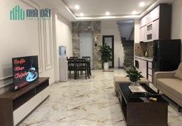Cần bán nhà phân lô Láng Hạ Đống Đa dt 50m2x7 t ,mặt tiền 4 m ngõ 5 m ô tô vào nhà.