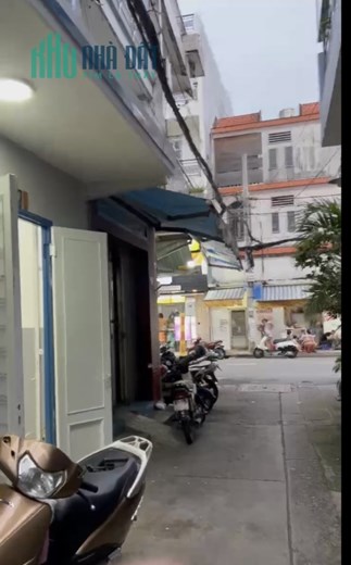 Bán nhà cấp 4 hẻm rộng đường Đồng Đen, Phường 14, Q Tân Bình