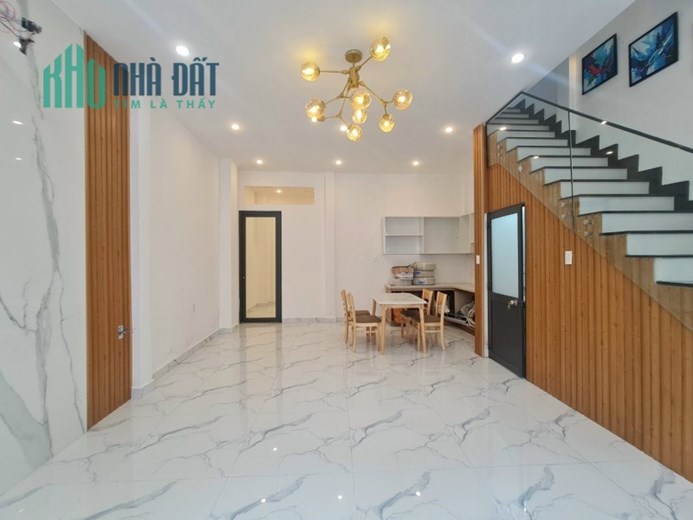 Bán Nhà 3PN DT 5.5Mx12M - Đường Lạc Long Quân Quận Tân Bình.