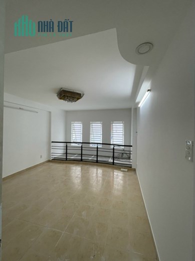 Bán Nhà Mặt Tiền Chợ Hoàng Hoa Thám Kinh Doanh Sầm Uất, 4 Tâng 3.9m x 12 m, 47m2, Nhĩnh 9 Tỷ