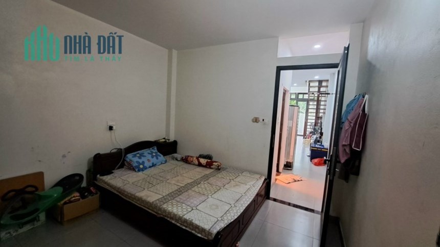 Bán nhà Phố Gia Quất, Dtsd 48m, nhà 2 tầng, giá hơn 4 tỷ.