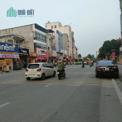 Bán nhà 4 tầng 65m2 Tây Phan Xá, thị trấn Đông Anh, kinh doanh, ô tô vào nhà hơn 4,5 tỷ