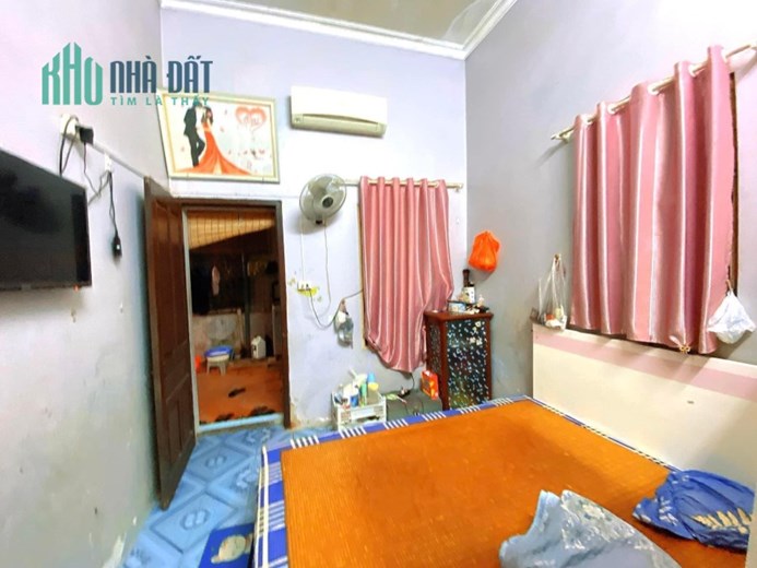 Bán Nhà Ngõ 690 Lạc Long Quân 114m2 x 3 tầng, khách mua về ở ngay hoặc đập đi xây căn 8-9 tầng