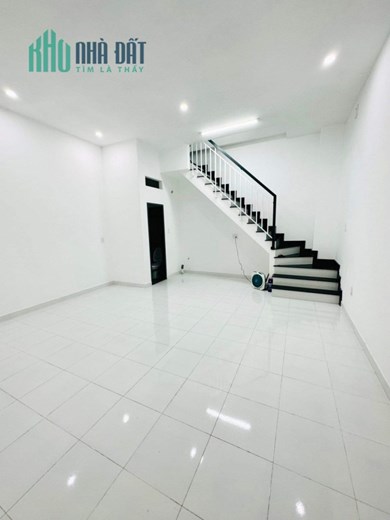 BÁN NHÀ ĐẸP MỚI XÂY - 4PN LỚN - CÁCH 1 CĂN RA MẶT TIỀN NƠ TRANG LONG - 40M - GIÁ 4.75 TỶ