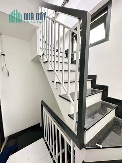 BÁN NHÀ ĐẸP MỚI XÂY - 4PN LỚN - CÁCH 1 CĂN RA MẶT TIỀN NƠ TRANG LONG - 40M - GIÁ 4.75 TỶ