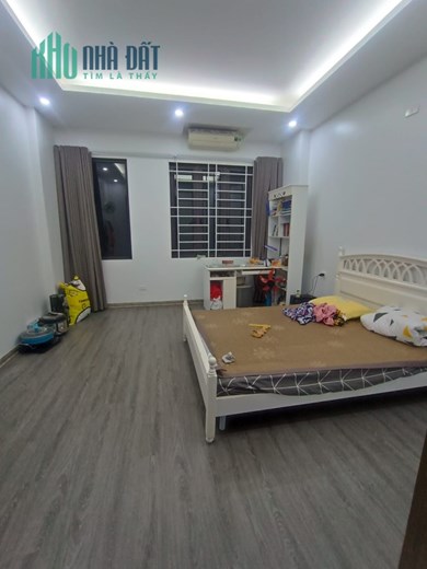 Bán nhà Hoàng Ngân, gần oto, ngõ rộng 40M x 5T, 6,5 tỷ.