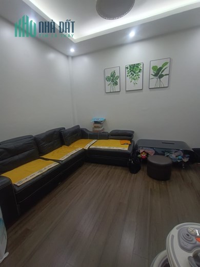 Bán nhà Hoàng Ngân, gần oto, ngõ rộng 40M x 5T, 6,5 tỷ.