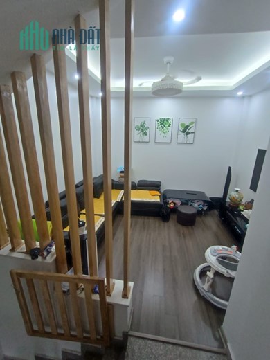 Bán nhà Hoàng Ngân, gần oto, ngõ rộng 40M x 5T, 6,5 tỷ.