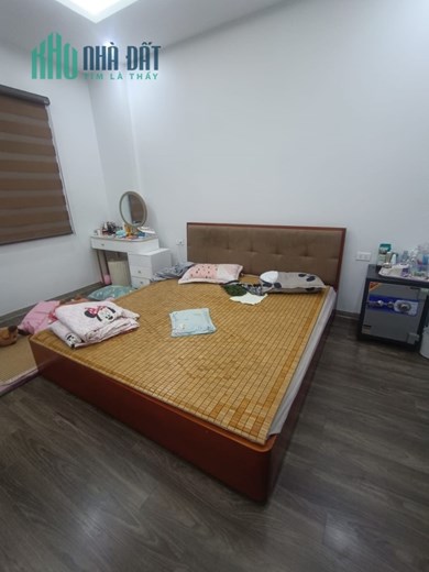 Bán nhà Hoàng Ngân, gần oto, ngõ rộng 40M x 5T, 6,5 tỷ.