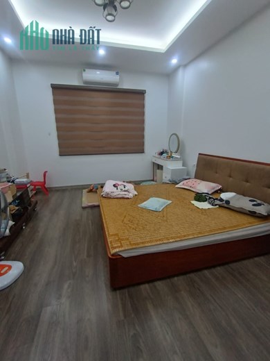 Bán nhà Hoàng Ngân, gần oto, ngõ rộng 40M x 5T, 6,5 tỷ.