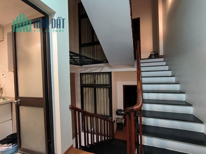 NHÀ ĐẸP NGUYỄN VĂN CỪ - FULL NỘI THẤT - PHÂN LÔ - Ô TÔ TRÁNH - GARA 7 CHỖ - TRUNG TÂM GIA THỤY