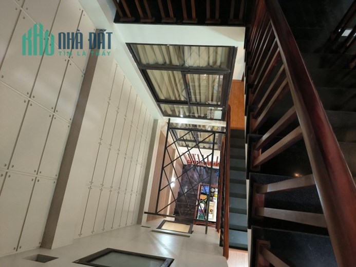 NHÀ ĐẸP NGUYỄN VĂN CỪ - FULL NỘI THẤT - PHÂN LÔ - Ô TÔ TRÁNH - GARA 7 CHỖ - TRUNG TÂM GIA THỤY