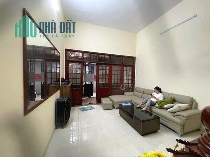 Nhà 5 tầng dân xây ở luôn Minh Khai ngõ thông rộng diện tích 58m2 mặt tiền 4.8m giá 5.x tỷ