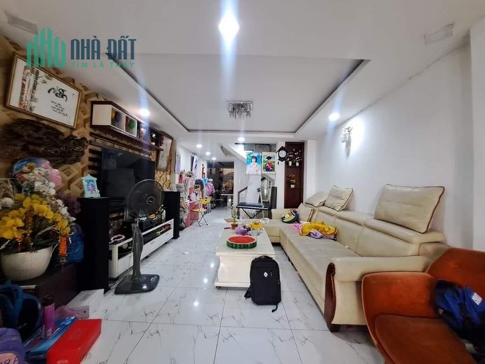 Bán nhà Mặt tiền Bế Văn Đàn - Đồng Đen - Bàu Cát, DT: 4x18m -5 Tầng - 5PN, 13.2 tỷ