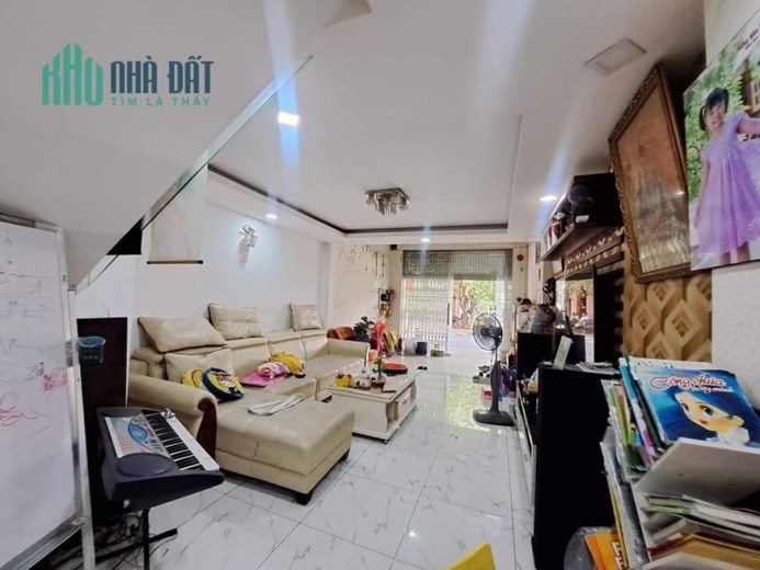 Bán nhà Mặt tiền Bế Văn Đàn - Đồng Đen - Bàu Cát, DT: 4x18m -5 Tầng - 5PN, 13.2 tỷ