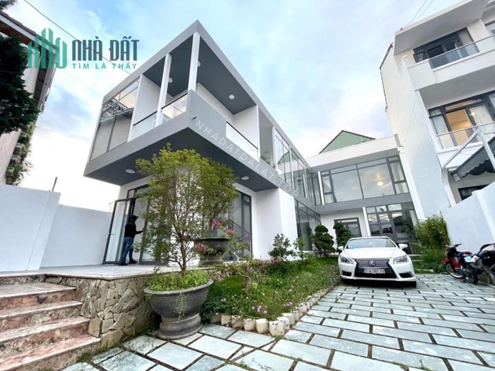 Bán villa sân vườn mặt tiền Tô Vĩnh Diện P6 Đà Lạt