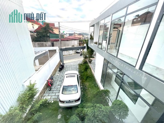 Bán villa sân vườn mặt tiền Tô Vĩnh Diện P6 Đà Lạt