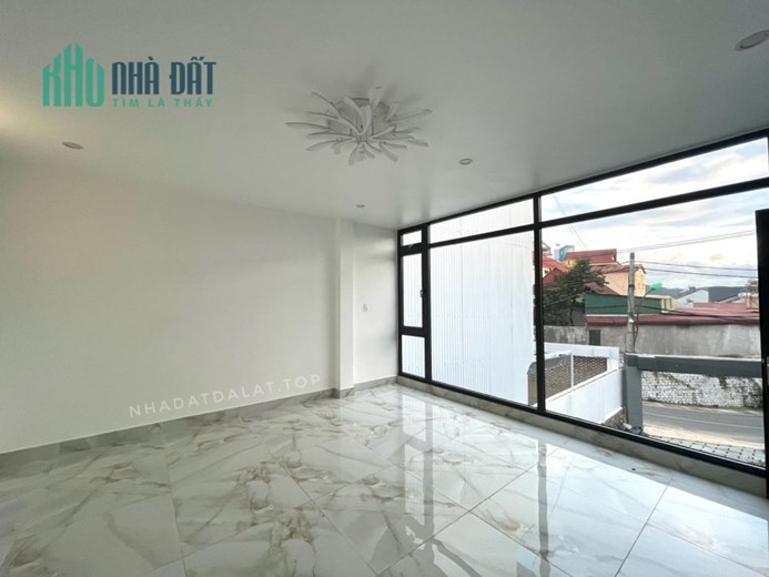 Bán villa sân vườn mặt tiền Tô Vĩnh Diện P6 Đà Lạt